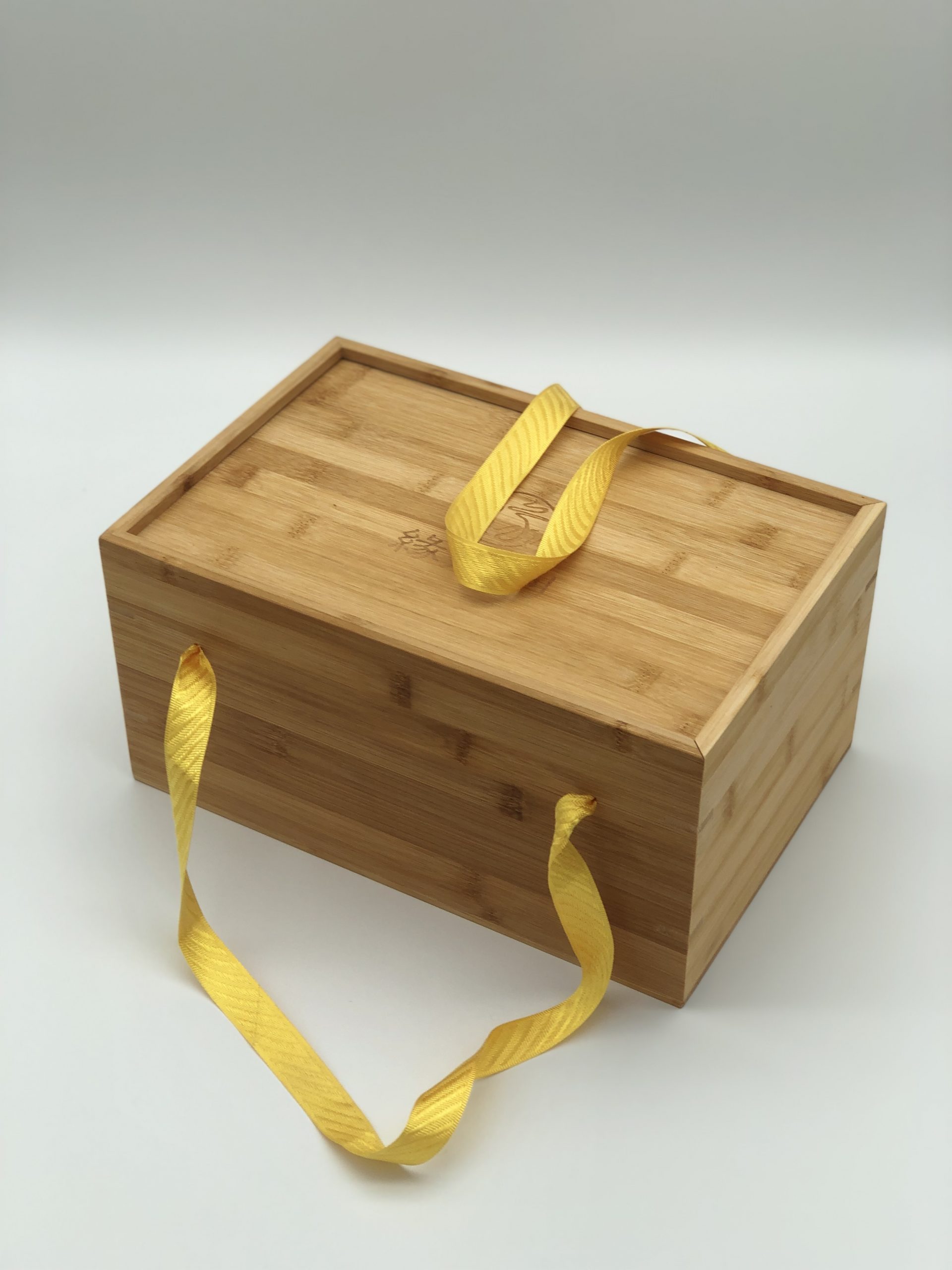 Wooden Keepsake Gift Crate with Rope Handles